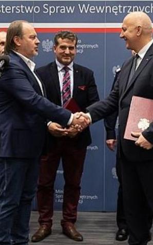 [VIDEO] Jest porozumienie MSWiA i związków zawodowych funkcjonariuszy