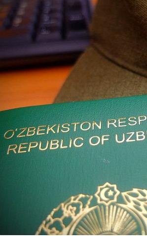 Funkcjonariusze z Placówki Straży Granicznej Warszawa zatrzymali trzech obywateli Uzbekistanu. Mężczyźni nielegalnie przebywali w Polsce.