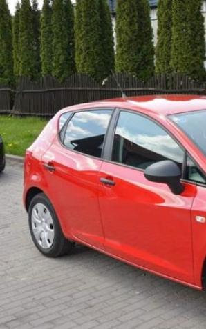 Skradziono auto marki Seat Ibiza w Warszawie. 