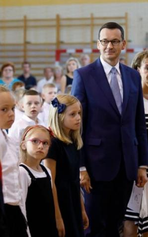 [VIDEO] Premier na inauguracji roku szkolnego w Pruszkowie