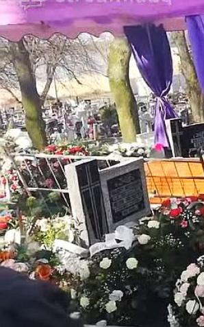 [VIDEO] Uroczystości pogrzebowe ŚP. Ks. Wiesława Chrząszcza na cmentarzu w Kruszwicy