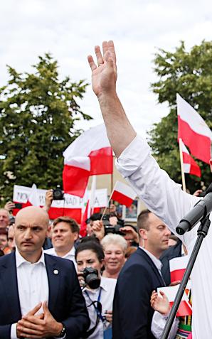 [VIDEO] Prezydent: Zagłosowało na mnie ponad 10 milionów rodaków. Bardzo za to dziękuję.