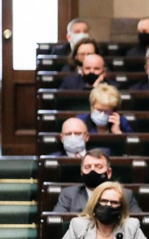 [VIDEO] Premier Mateusz Morawiecki w Sejmie: środkami z VAT wsparliśmy polskie rodziny