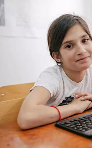 Dziewczęta w cyfrowym świecie. UNICEF obchodzi Międzynarodowy Dzień Dziewcząt