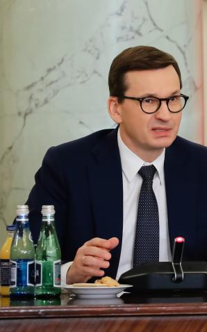 [VIDEO] Premier Mateusz Morawiecki – Niech marzec 2020 roku, dzięki inicjatywie pana prezydenta zostanie w naszej pamięci jako moment zainicjowania Funduszu Medycznego