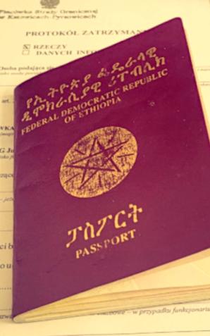 Obywatel Erytrei udawał etiopskiego studenta. Przyleciał do Polski z Aten i zamierzał dotrzeć do swojego brata, który mieszka w Holandii