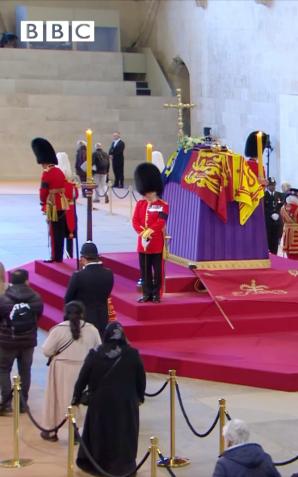 [VIDEO] Hołd dla Królowej Elżbiety II
