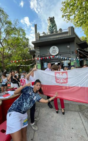  Przegraliśmy, ale zabawa była świetna. Wspólne oglądanie meczu  dyplomatów Ambasady RP w Buenos Aires