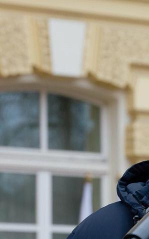 [VIDEO] Przed Kancelarią Premiera stanął pomnik Jana Olszewskiego