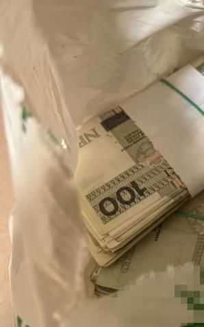 [VIDEO] Dwóch 15-latków i 16-latek prawie ukradli 94-latkowi 652 tyś.