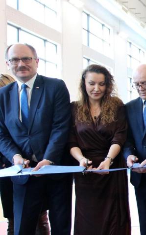 Rządowe Inwestycje w Oświacie - otwarcie hali sportowej w Rykach