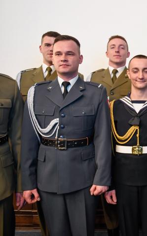 [VIDEO] Minister Obrony Narodowej na spotkaniu Wielkanocnym z żołnierzami Wojska Polskiego. Życzenia dla służących w Libanie, Rumunii, Kosowie, Turcji i Republice Środkowej Afryki