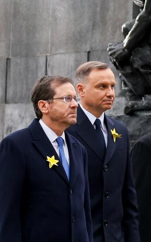 Prezydenci Polski Andrzej Duda, Izraela Isaac Herzog oraz Niemiec Frank–Walter Steinmeier z Małżonkami wspólnie wzięli udział w obchodach upamiętniających 80. rocznicę wybuchu Powstania w Getcie Warszawskim.