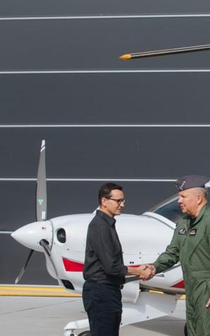 Premier Mateusz Morawiecki złożył wizytę w Lotniczej Akademii Wojskowej w Dęblinie