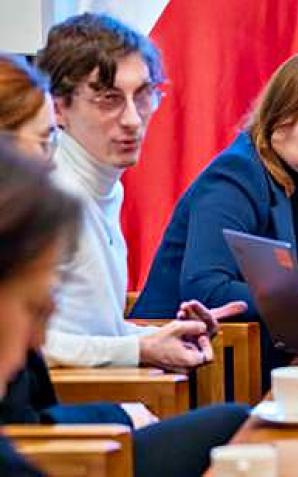 Zdrowie psychiczne dzieci i młodzieży. Spotkanie kierownictwa MEN z autorami raportu dot. prób samobójczych