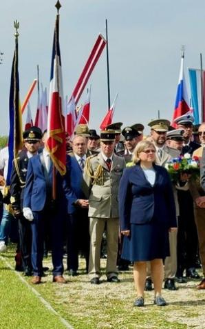 Wicemarszałek Rafał Grupiński na obchodach 79. rocznicy wyzwolenia obozu Mauthausen