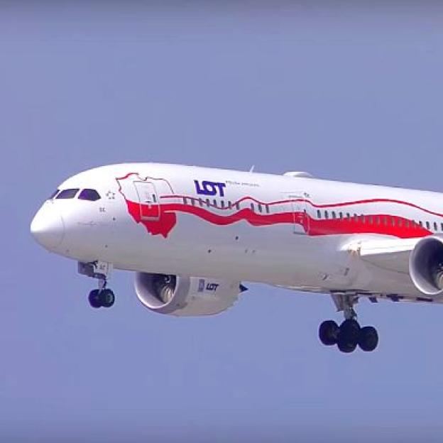Polacy z Peru, Meksyku i Singapuru już w Ojczyźnie. Kolejne zaplanowane LOT-y m.in. z Australii, Argentyny, Japonii i Indii