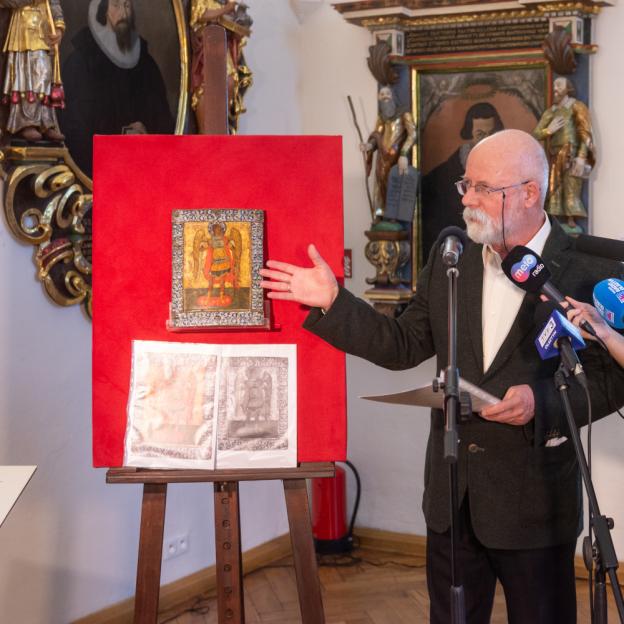 Zabytkowa ikona Archanioła Michała wróciła do Muzeum Warmii i Mazur w Olsztynie. Skradzioną ikonę znaleziono na dostępnej on-line ekspozycji w Muzeum Ikon w Recklinghausen