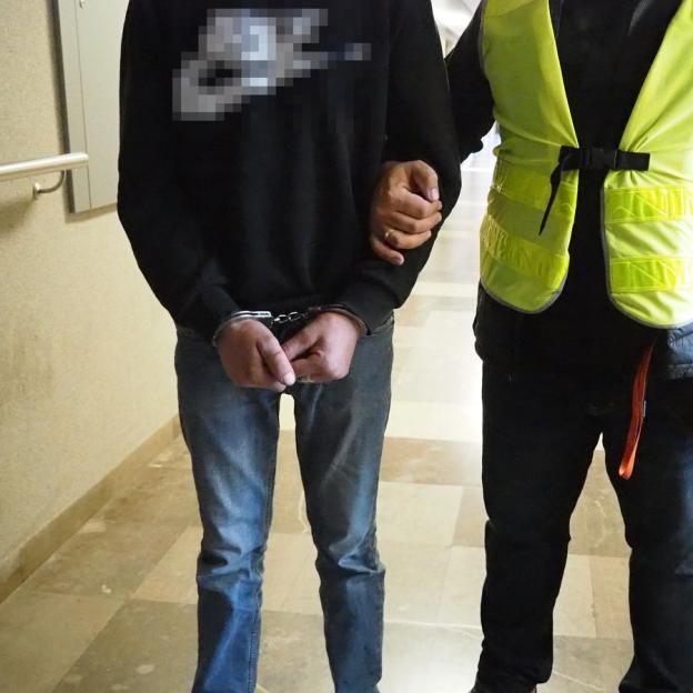  Łuk, strzały, kusza, bagnety, pistolety, prawie 300 sztuk ostrej amunicji oraz kłótnia z braćmi