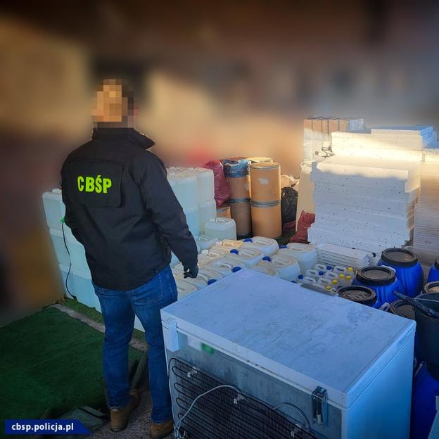 [VIDEO] Wpadli w trakcie produkcji „kryształu” - akcja CBŚP