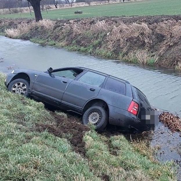 Mokry finał ucieczki przed policją