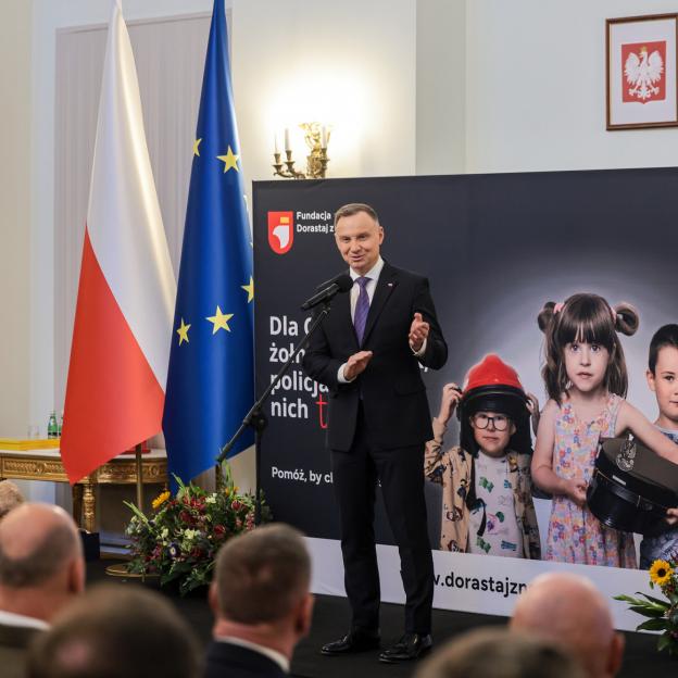 [VIDEO] Para Prezydencka wręczyła dyplomy stypendialne podopiecznym Fundacji Dorastaj z Nami