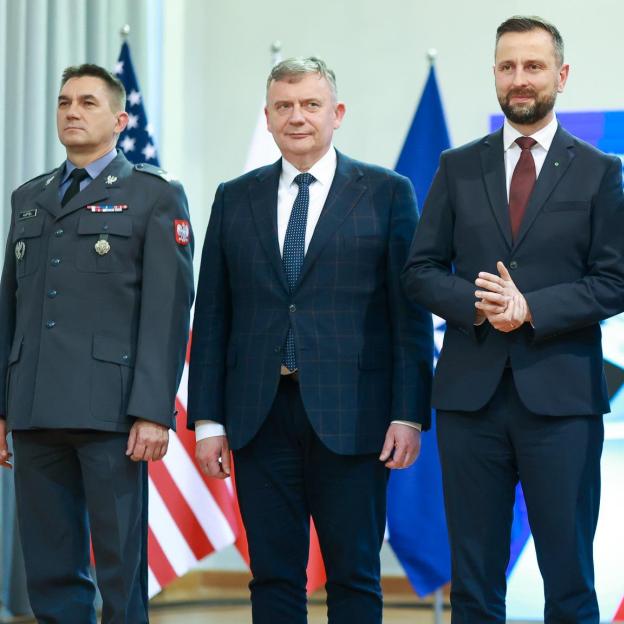 [VIDEO] O pociskach powietrze - ziemia JASMM-ER i o zwiększeniu zdolności rozpoznawczym polskiej armii mówił Wicepremier Kosiniak-Kamysz po podpisaniu umowy na zakup nowego systemu uzbrojenia