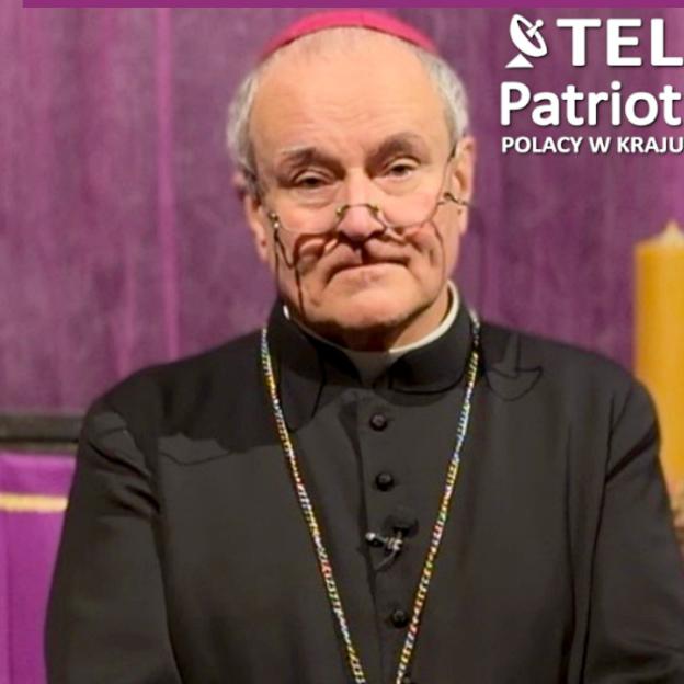 [VIDEO] „Trwajmy przy krzyżu”. Bp Michał Janocha o Wielkim Piątku
