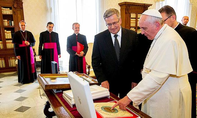 Prezydent RP na audiencji u papieża Franciszka. Razem z Lechem Wałęsą i Aleksandrem Kwaśniewskim