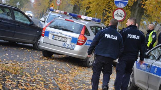 Szok! Nastolatkowie odbili policjantom zatrzymanego. 17-latek uciekł w kajdanach!