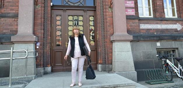 Rozprawa apelacyjna skandalicznie skazanej Bożeny Zalewskiej dziś odwołana! Sędzia Elżbieta Marcinkowska wycofała się z jej rozpatrywania. Czy Sąd Okręgowy w Świdnicy okłamał w tej sprawie dziennikarza?