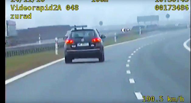 [VIDEO] Pędził do Olsztyna prawie 200 kilometrów na godzinę! Policjanci zatrzymali kierowcy prawo jazdy