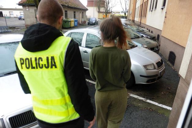 19-latka zaatakowała nożem 59-latka. Trafiła do aresztu