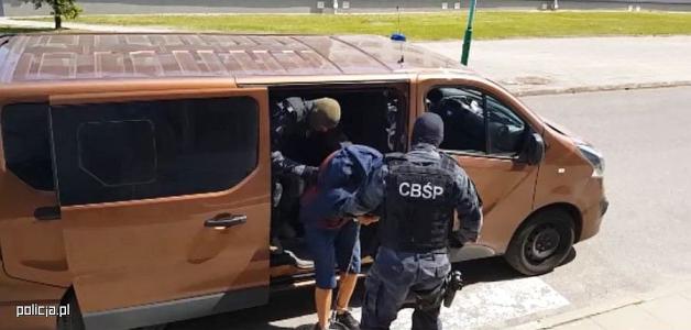 [VIDEO] Likwidacja przez CBŚP kanału przerzutowego haszyszu i rozwikłanie sprawy włamania do magazynu celników