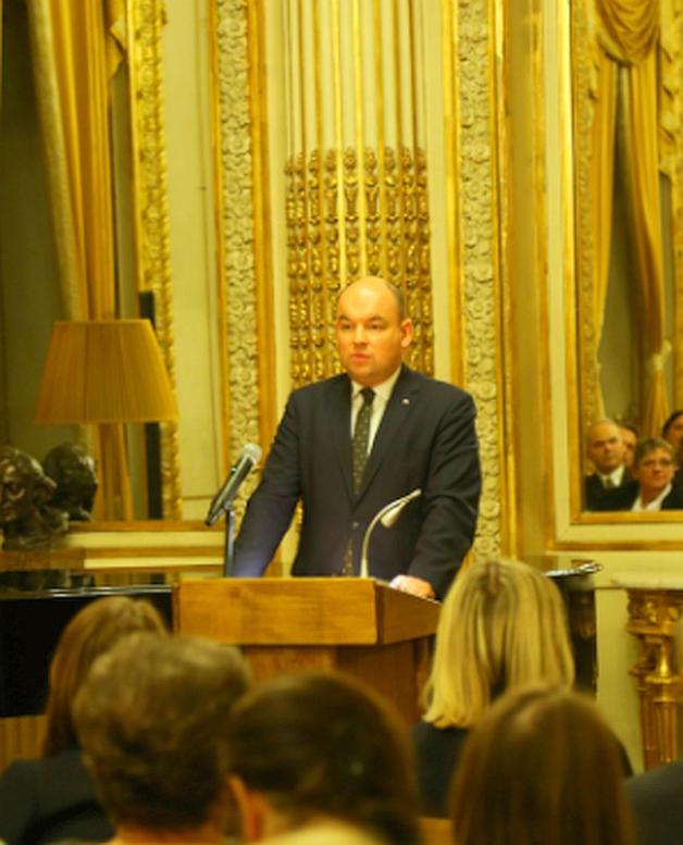 Wiceminister Jan Dziedziczak w Paryżu do Polaków o patriotyźmie