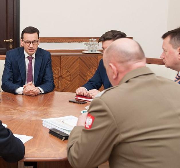 Spotkanie premiera z przedstawicielami resortów obrony narodowej, energii i zdrowia