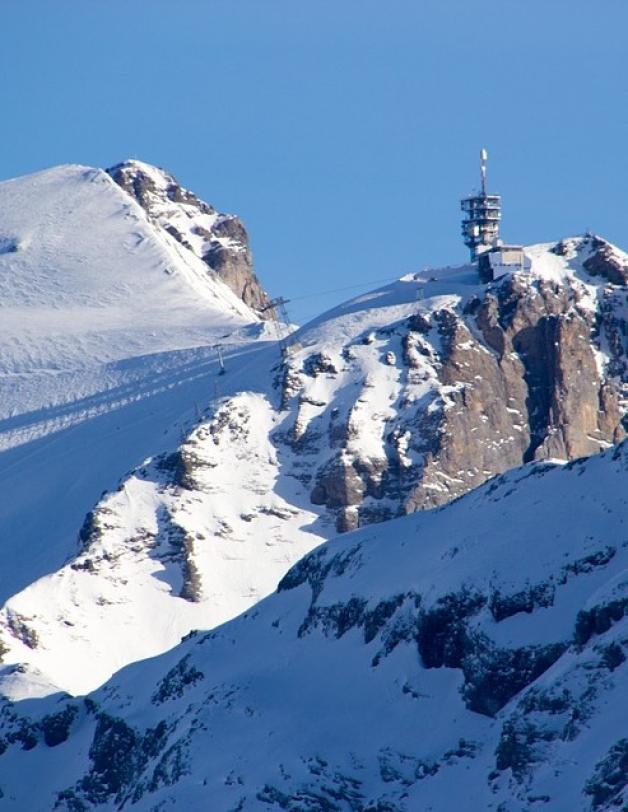Szwajcaria: Utrudnienia i niebezpieczeństwo lawinowe w okolicy Zermatt (Kanton Wallis)