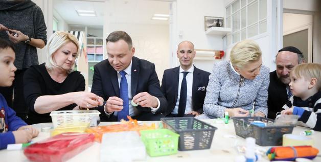 Prezydent Andrzej Duda w Centrum Społeczności Żydowskiej na Krakowskim Kazimierzu: Chcemy bronić prawdy historycznej