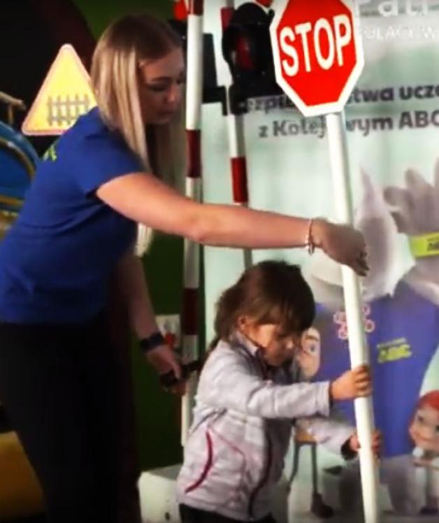 [VIDEO] Liczba wypadków kolejowych najniższa od lat. Większość tego typu zdarzeń to wina kierowców oraz pieszych