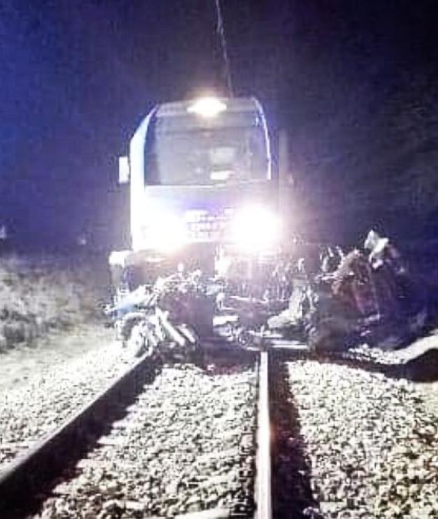 Zginęli na przejeździe kolejowym pod Łodzią