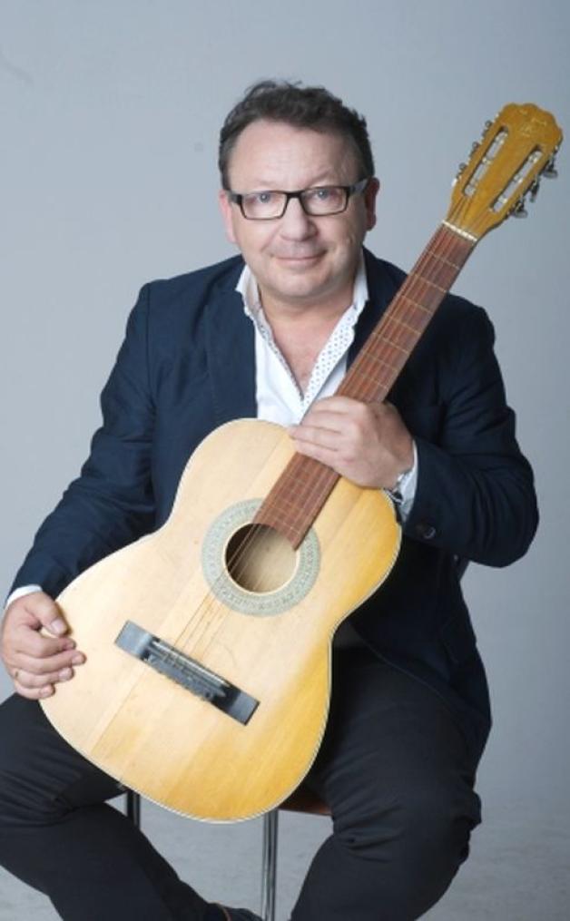 Legniczanie Legniczankom - recital Zbigniewa Zamachowskiego 