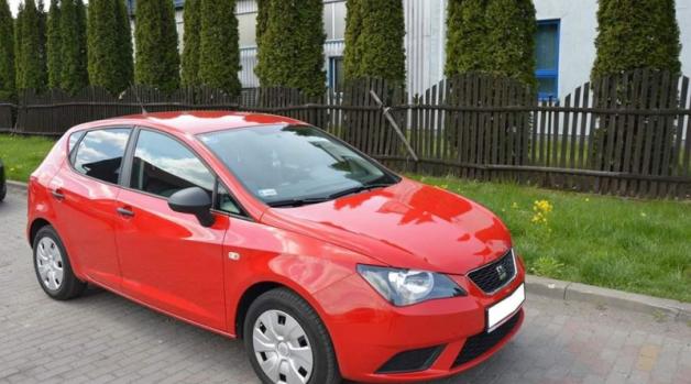 Skradziono auto marki Seat Ibiza w Warszawie. 