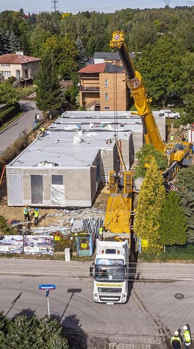 Pierwszy w Łodzi żłobek modułowy już stoi w Nowosolnej