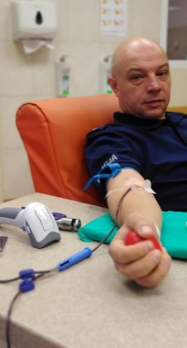 Pomaganie mamy we krwi! Policjanci zebrali ponad 13 litrów krwi, która trafi do potrzebujących