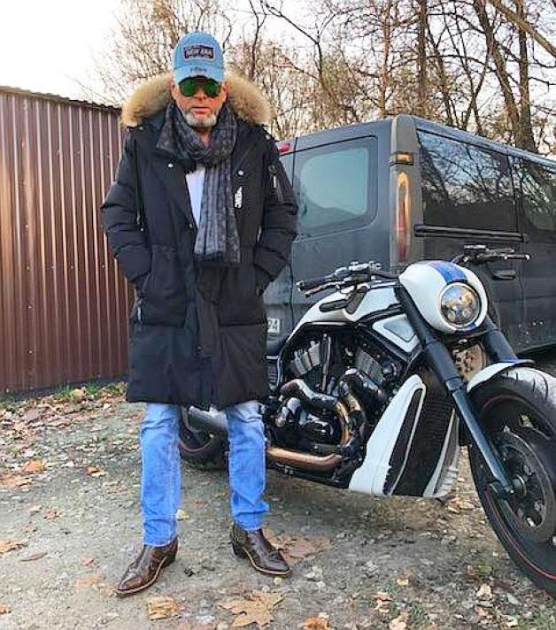 Złota Passa Rutkowskiego! Luksusowy Harley-Davidson odnaleziony we Wrocławiu i jako Mikołajkowy Prezent zwrócony właścicielowi!