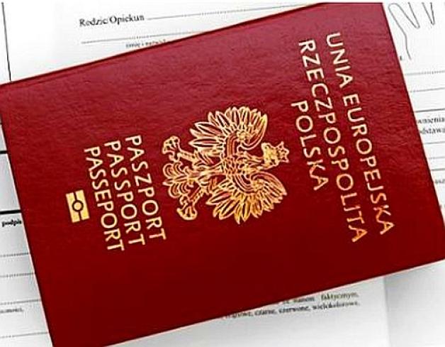 Holandia: Ambasada wstrzymuje osobisty odbiór paszportów. Będzie je wysyłać pocztą