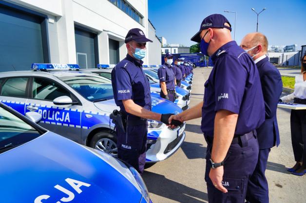 [VIDEO] Nowe radiowozy dla komend policji