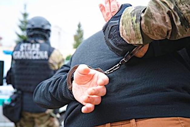 Poszukiwany Europejskim Nakazem Aresztowania za uprowadzenie dziecka