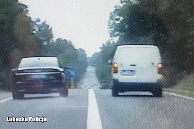 [VIDEO] Pirat drogowy zatrzymany po pościgu. Pędził nawet 250 km/h