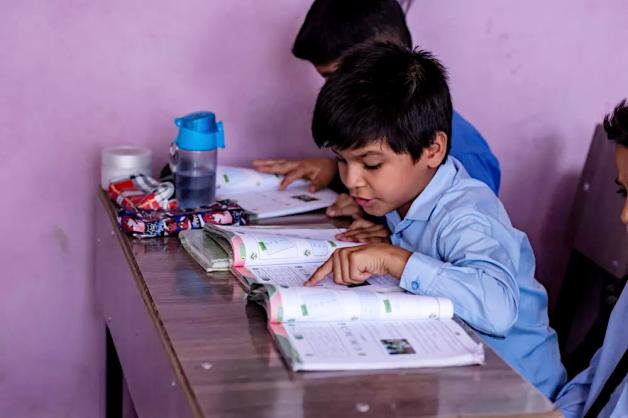 UNICEF apeluje o jak najszybsze otwarcie szkół. Od 18 miesięcy szkoły są zamknięte dla 77 mln uczniów w sześciu krajach świata: Bangladeszu, Filipinach, Wenezueli, Arabii Saudyjskiej, Panamie i Kuwejcie